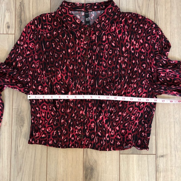 Women’s Zara Red animal print long sleeve cropped blouse size XS - Picture 12 of 13